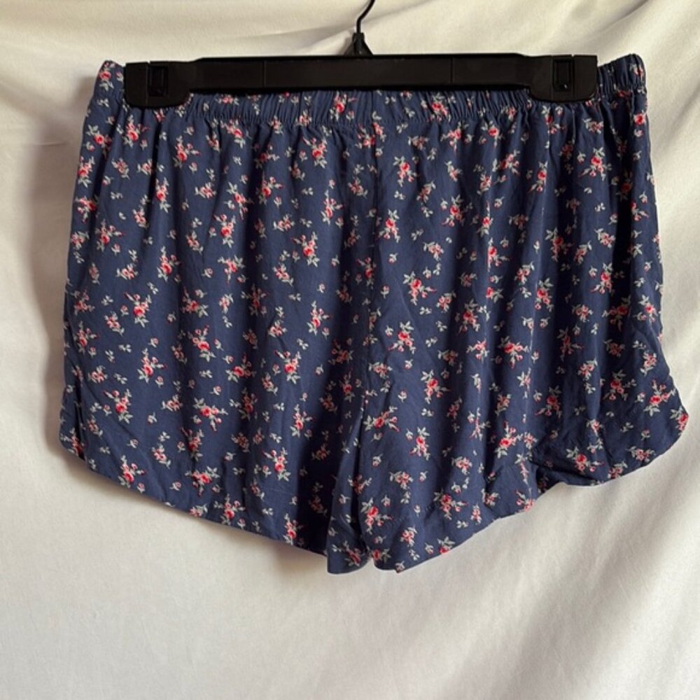 SM34 Garage Navy Floral Athletic Shorts - Picture 2 of 3